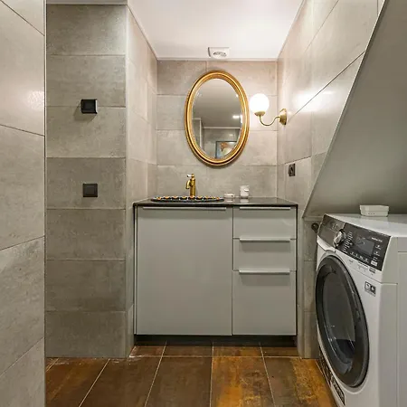Rock And Telegraph Loft By Polo
